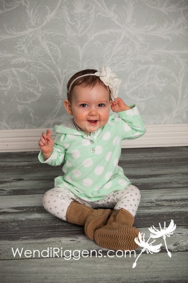 Merry Christmas Baby Ella - Wendi Riggens Photography